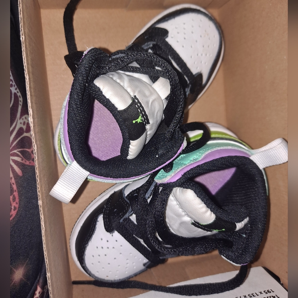 Toddler sneakers